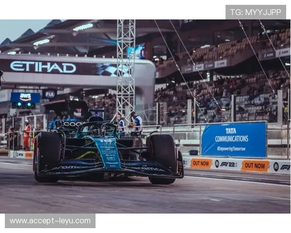 F1赛季最新动态：车队调整与新技术革新引领赛场激烈竞争