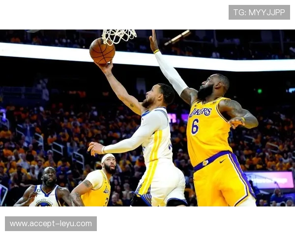 NBA季后赛争夺白热化巨星对决引爆联盟格局新变局观察深度解析