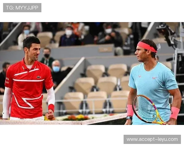 德约科维奇连续夺冠 展现硬地赛场统治力与精神风采