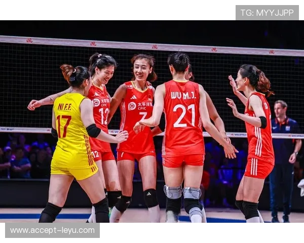 中国女排在世界锦标赛逆转夺冠展现强大团队精神